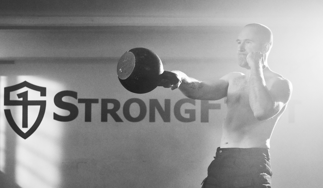 KB5 důvodů, proč cvičit kettlebell swing + jak si opravit jednu z nejčastějších chyb [VIDEO]