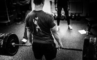 Cvičení s velkou činkou: Stačí jen DVA cviky?