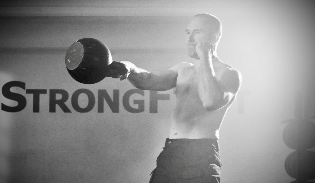 AXE: Dva jednoduché kondiční programy s kettlebell i bez