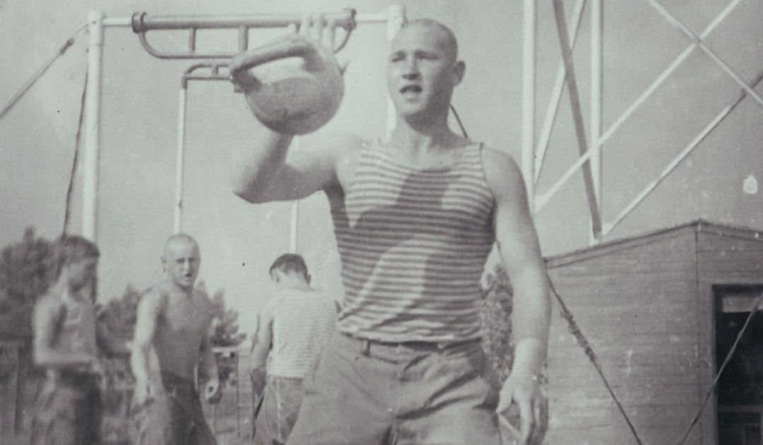 Tréninková šablona kettlebell siláků staré školy, neobvyklé zdvihy, žonglování [PROGRAM & VIDEO]